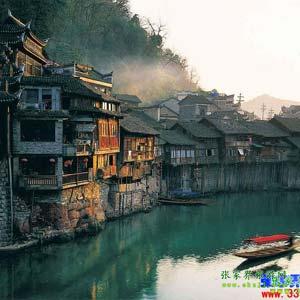 【長沙往返路線1】張家界、鳳凰古城、天子山、黃龍洞三晚四日游