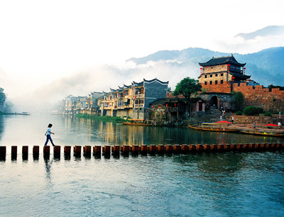 長沙往返A(chǔ)9線：鳳凰古城、德夯苗寨、矮寨吊索橋品質(zhì)純玩兩日游